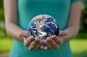 Mensch und Erde sind verwundbar